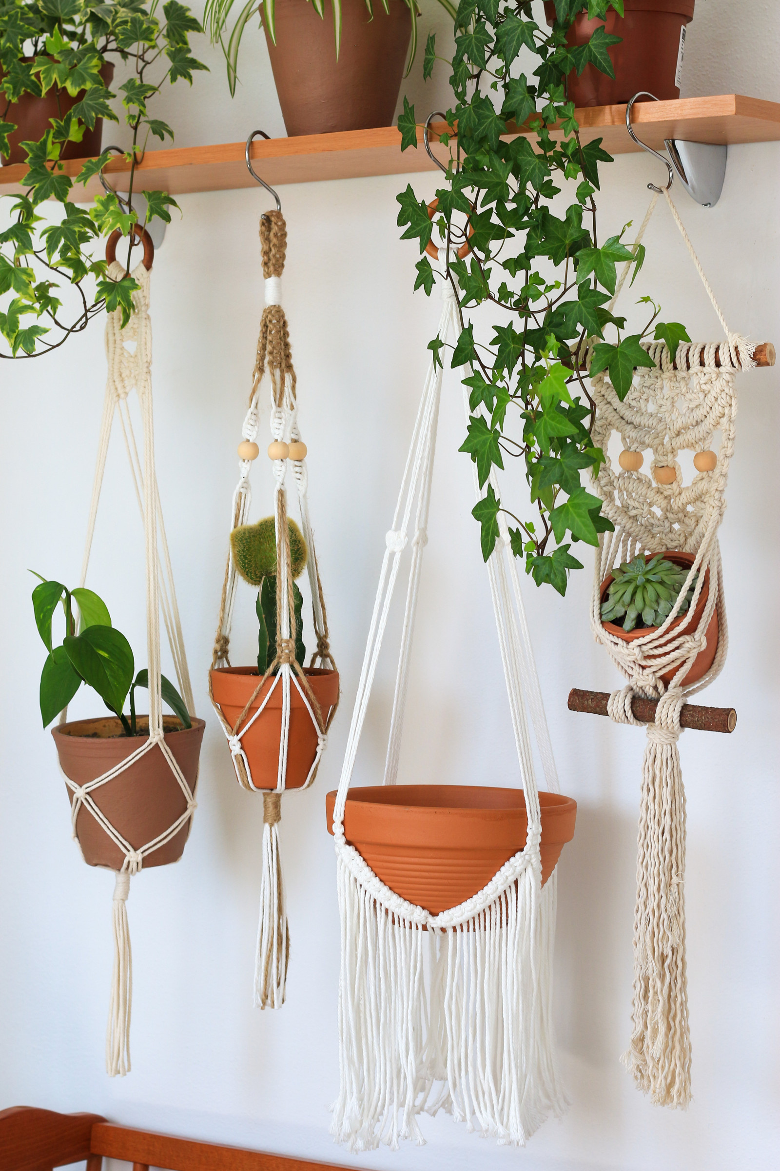 Béžový Macramé závěs na květináč plant hanger no 8 od Simple Steady