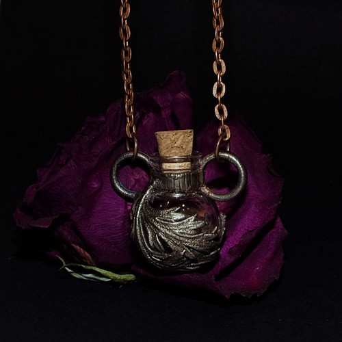 Flakónek na parfém*přívěšek*talisman Flakónek na parfém*přívěšek*talisman
