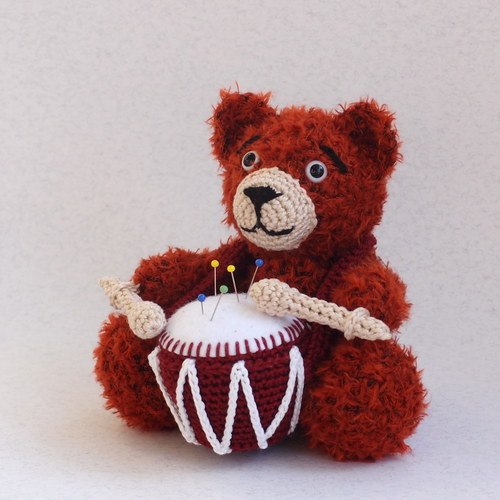 Medvedíček - bubeníček - ihelníček