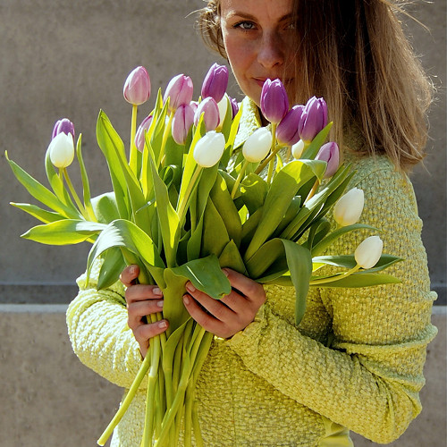 ...s tulipány a v očích plamínky... - halenka