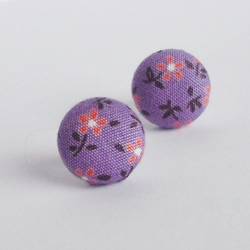 Náušnice buttonkové kytičky fialové
