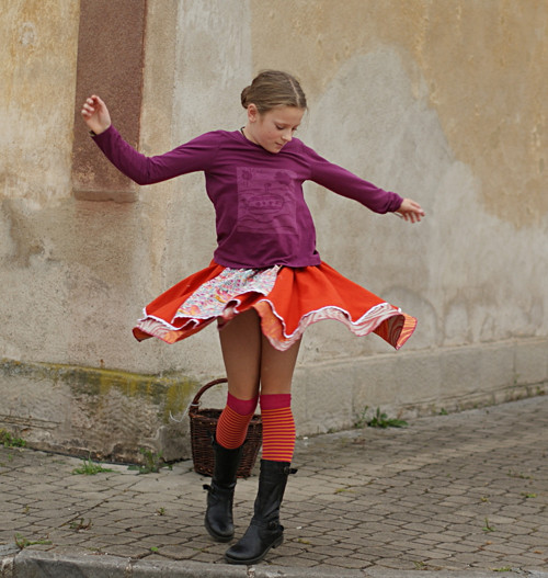 Podzimní liška III...sukýnka vel. 8-11 let Podzimní liška III...sukýnka vel. 8-11 let