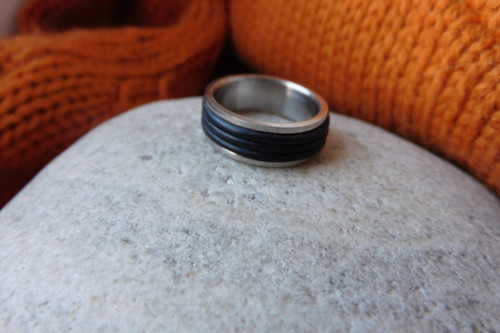 Prsten z nerezové oceli