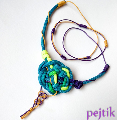NÃ¡hrdelnÃ­k paracord DUHA, doplnÄk k huarache