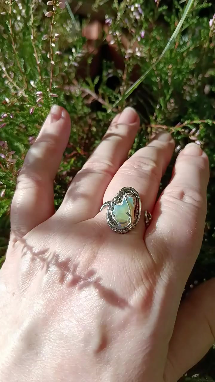 Otevřený prsten s etiopským opálem wire wrapping — video