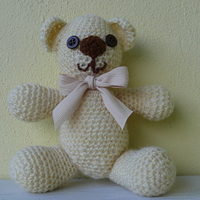 První háčkovaný medvídek - Vincenc :-)