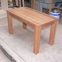 Konferenční stolek třešeň s intarizií