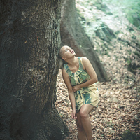 Milli v ručně šitých autorských šatech