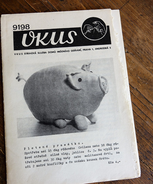 VKUS 9198 - Pletené prasátko — foto 1