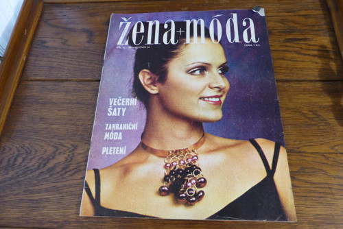 Časopis Žena a móda, číslo 12/1974, střihy!