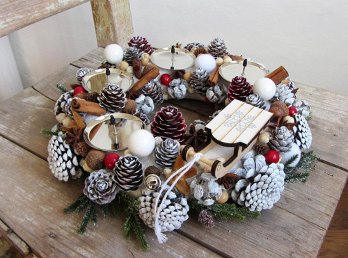 Adventní věnec se sáněmi — foto 1