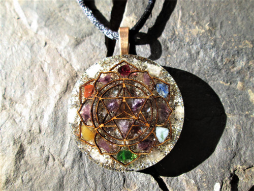 Org. šperk ,, Sri Yantra v čakrách " — foto 1