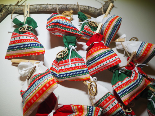Adventní kalendář - barevné pytlíčky — foto 1