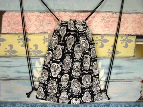 Ruksak, batůžek, vak - Laughing skulls — foto 1