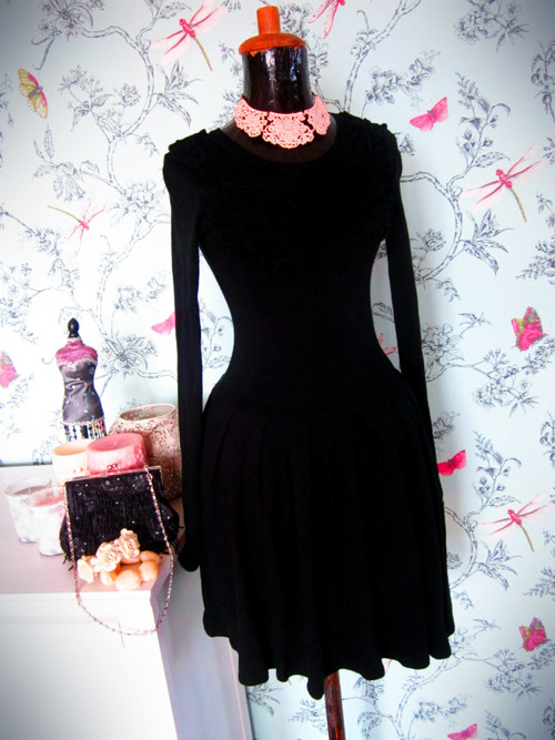 Little black dress — foto 1