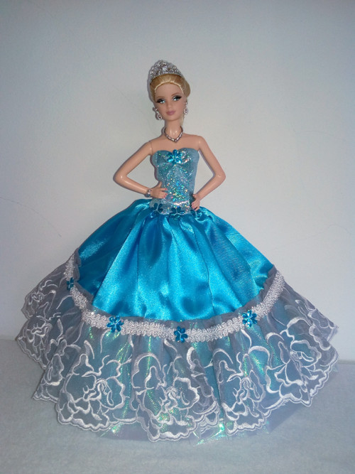 Šaty pro princeznu Barbie — foto 1