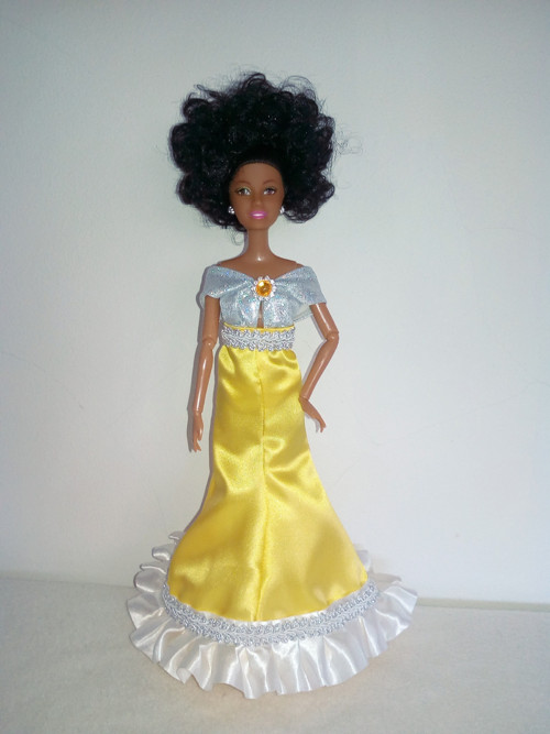 Sleva - Šaty pro princeznu Barbie — foto 1