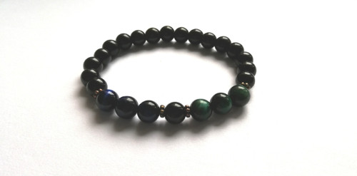 Náramek plný minerálů