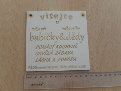 Vítejte u babičky a dědy - dřevěná cedulka
