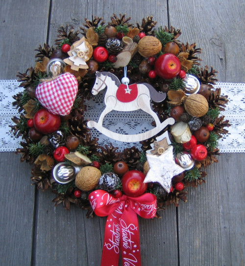 Adventní věnec s koníkem — foto 1