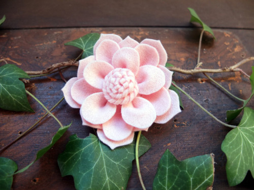 Filcový květ Růže Erbovní Light baby pink