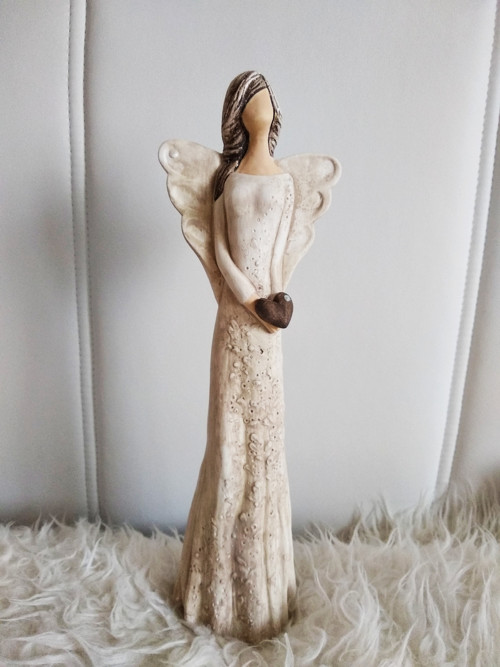 Anděl 36 cm - přírodní se srdcem