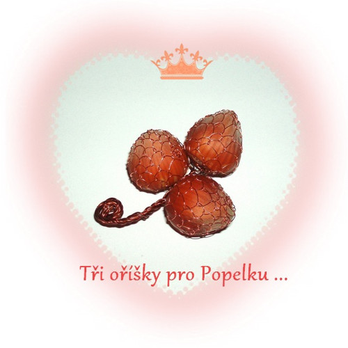 Tři oříšky pro Popelku - červená stužka