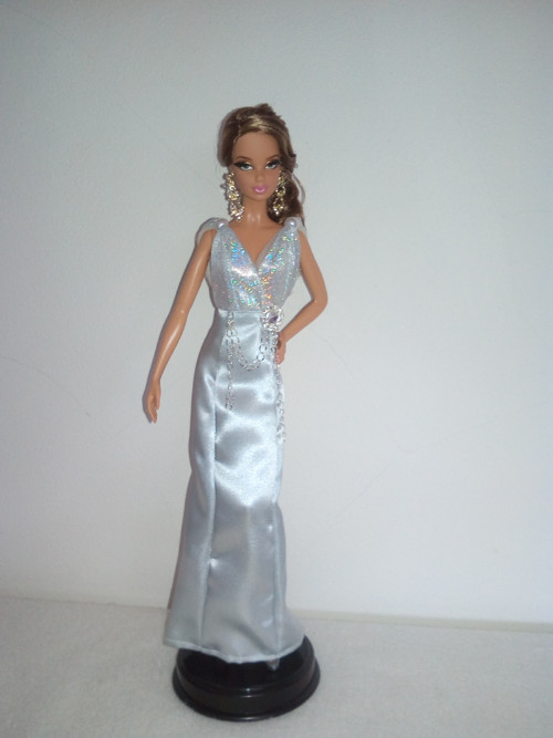 Večerní šaty pro Barbie — foto 1