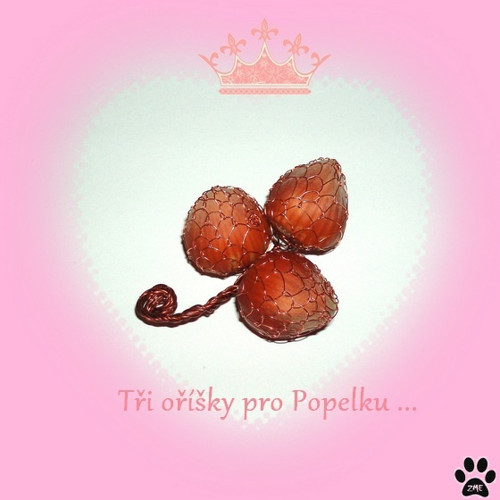 Tři oříšky pro Popelku - tmavě růžová