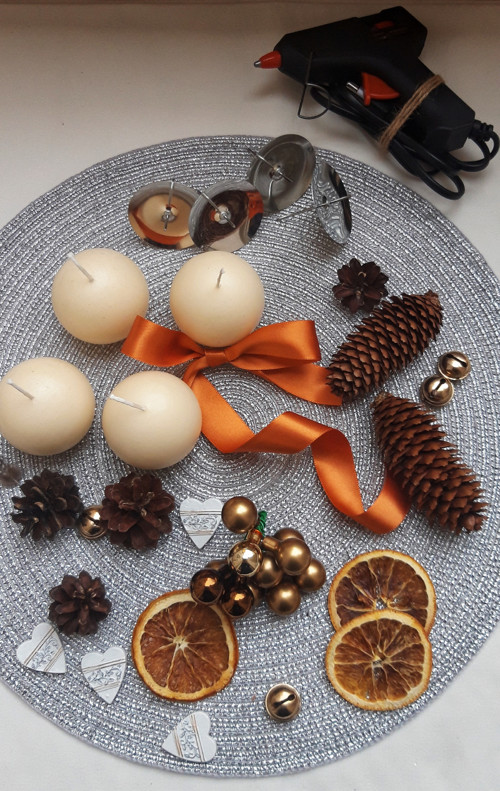 Sada dekorací ke zdobení adventního věnce