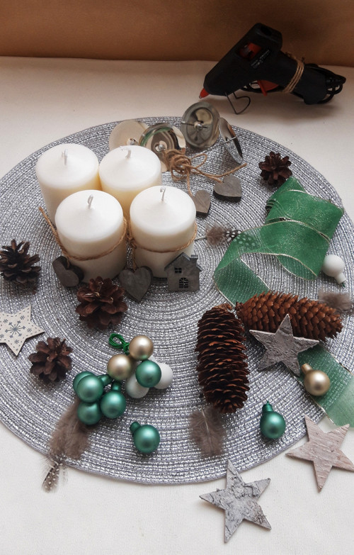 Sada dekorací ke zdobení adventního věnce