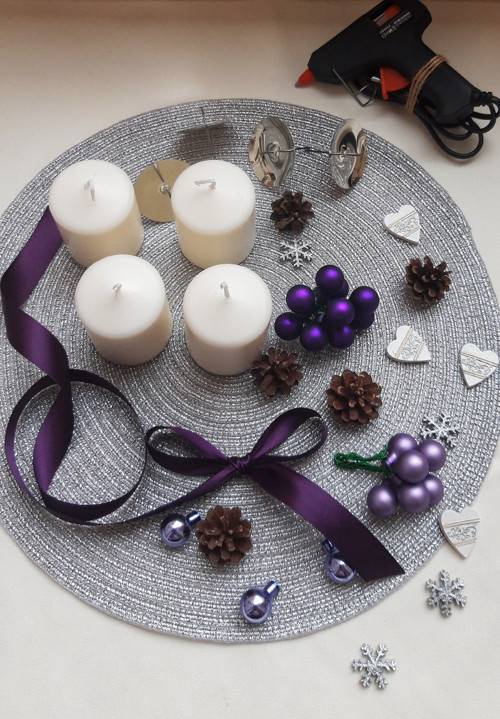 Sada dekorací ke zdobení adventního věnce