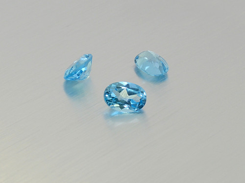 Přírodní topas swiss modrý ovál 5x7 mm
