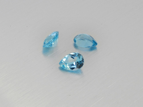Přírodní topas swiss modrý hruška 5x7 mm