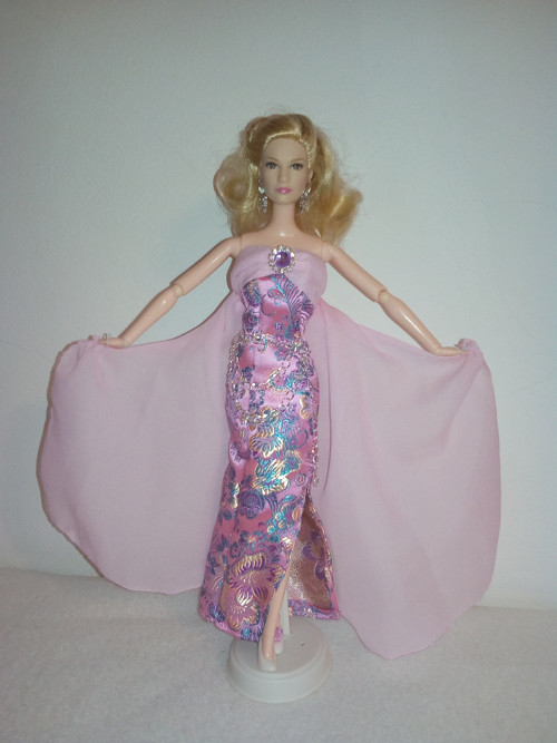 Šaty pro Barbie — foto 1