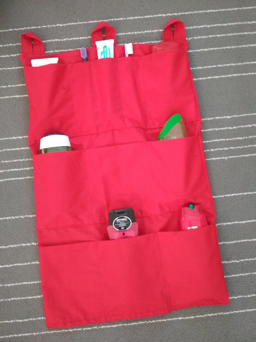 Užší kapsář do koupelny na přání