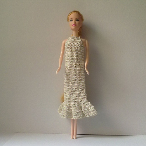 Oblečení pro Barbie (zlaté šaty) — foto 1