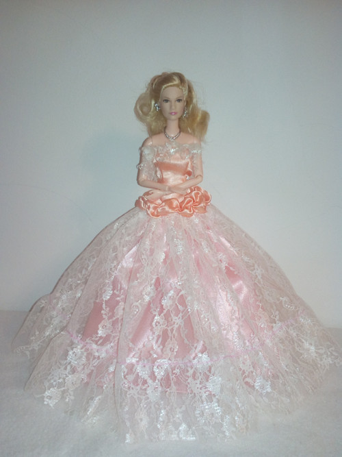 Šaty pro Barbie — foto 1