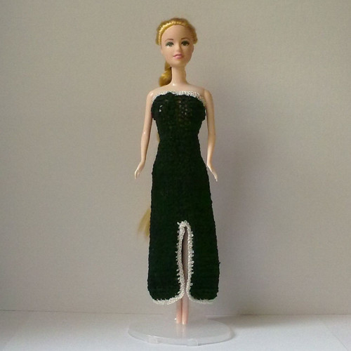 Oblečení pro Barbie - Šaty !SLEVA! — foto 1