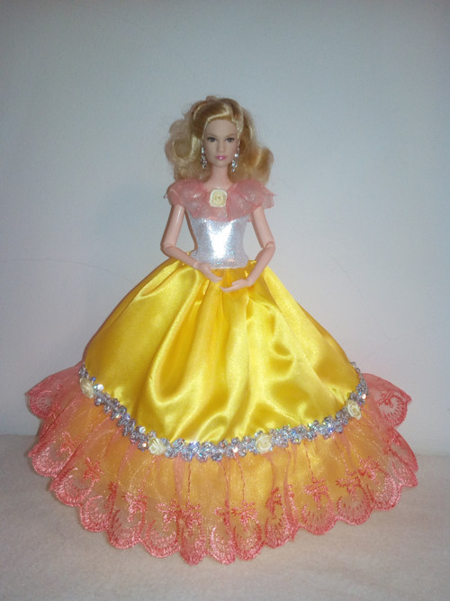 Šaty pro Barbie — foto 1