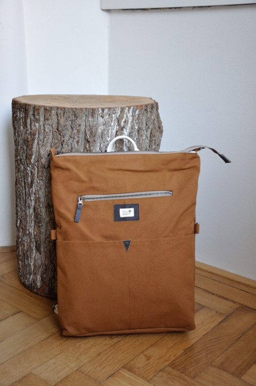 PENTABACKPACK - batoh a taška v jednom - hnědý II — foto 1