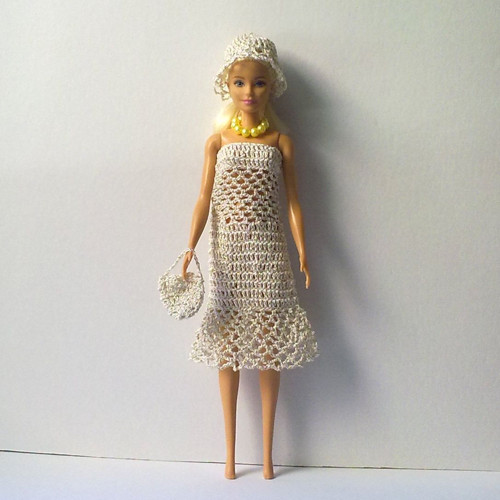 Oblečky pro Barbie - šaty + náhrdelník — foto 1