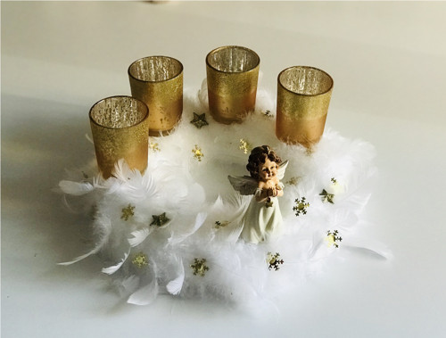 Adventní věnec se skleněnými svícny. — foto 1