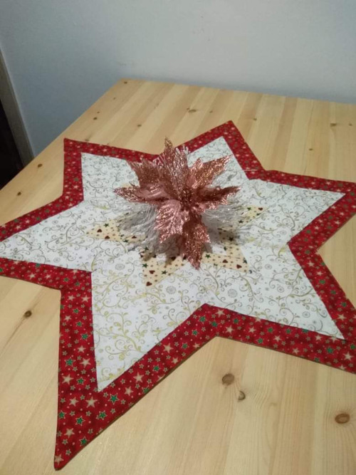 Vánoční ubrus Hvězda Červená — foto 1