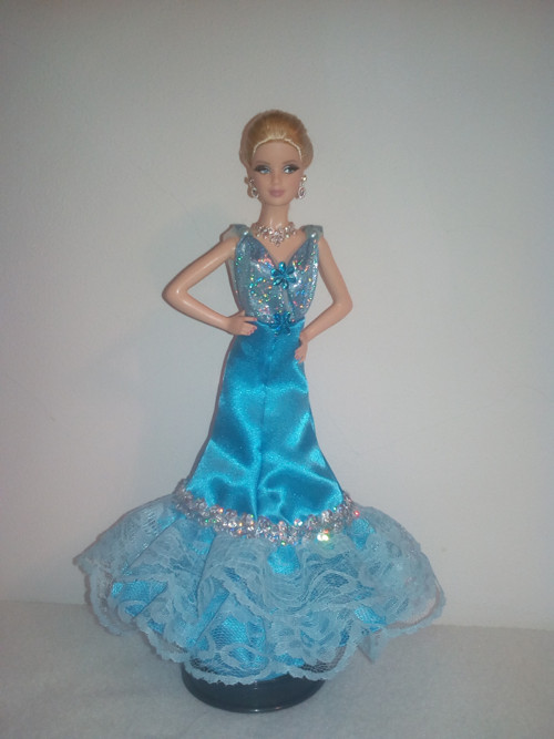 Šaty pro Barbie — foto 1