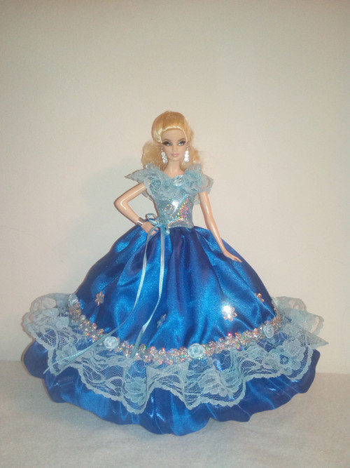 Sleva - Šaty pro princeznu Barbie — foto 1
