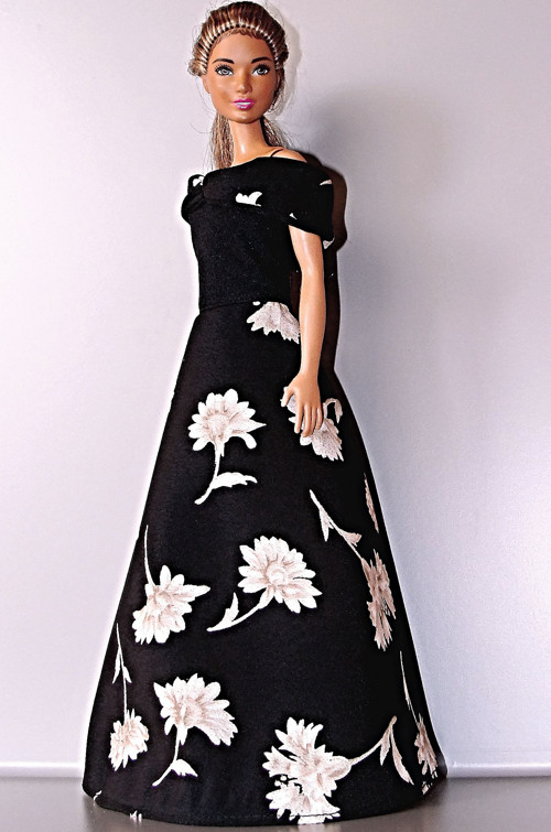 Barbie - Dlouhé černobílé šaty — foto 1