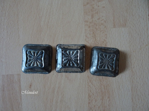 Čtvereček s reliéfem — foto 1