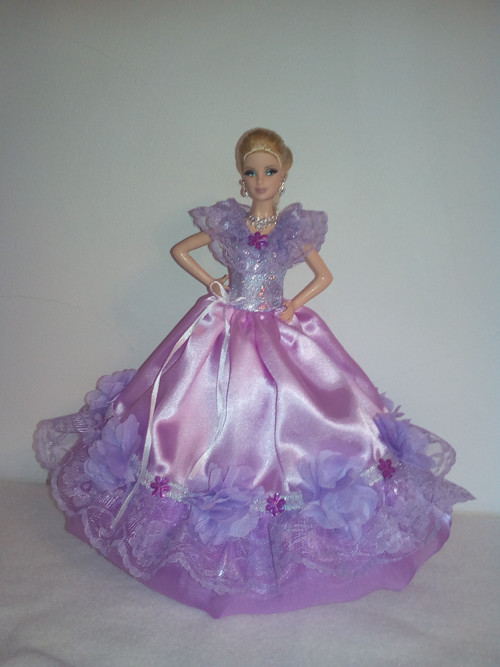 Šaty pro princeznu Barbie — foto 1