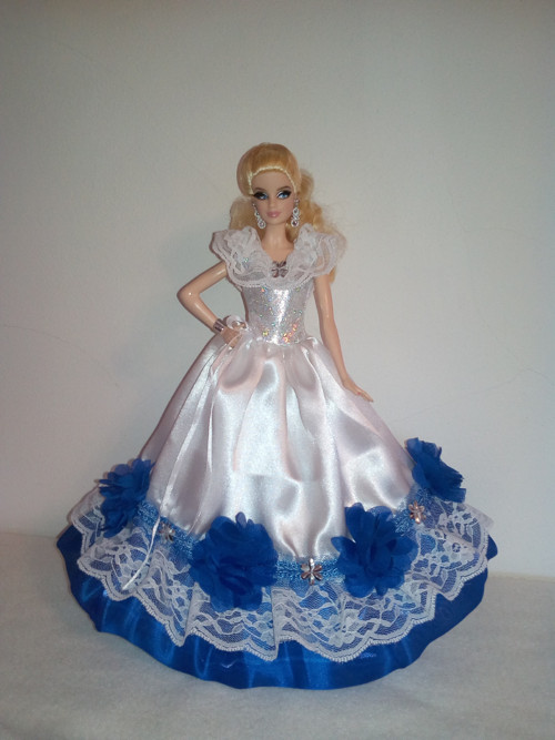 Sleva - Šaty pro princeznu Barbie — foto 1